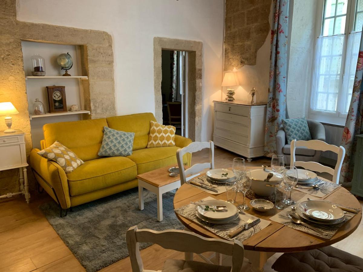 Appartement De Charme Dans Le Coeur Historique D'Uzes Exterior photo