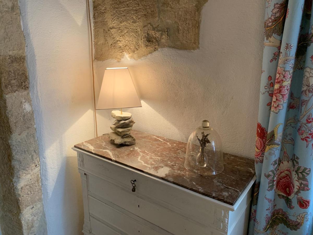 Appartement De Charme Dans Le Coeur Historique D'Uzes Exterior photo