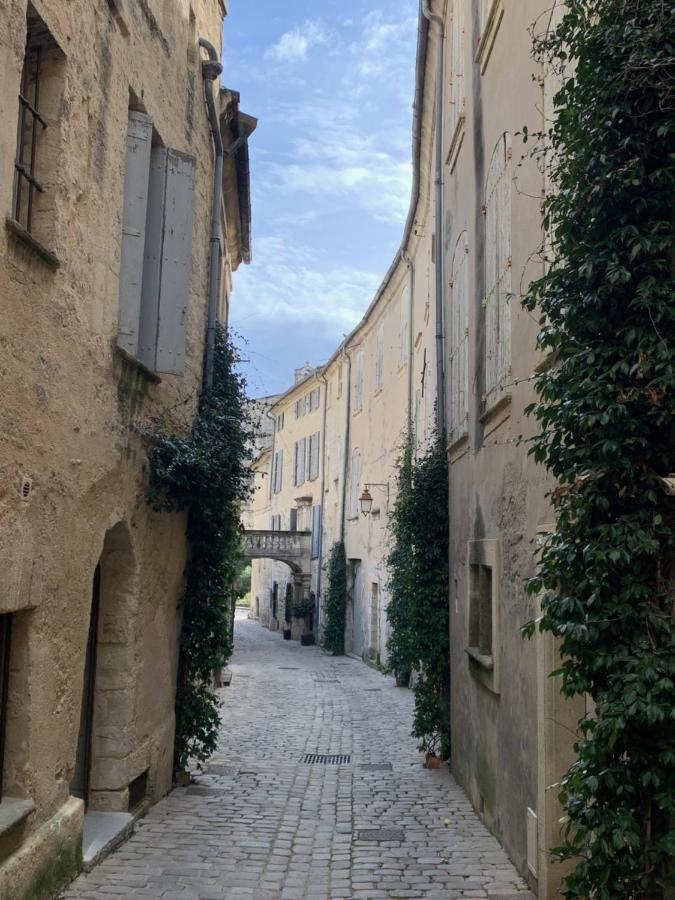 Appartement De Charme Dans Le Coeur Historique D'Uzes Exterior photo