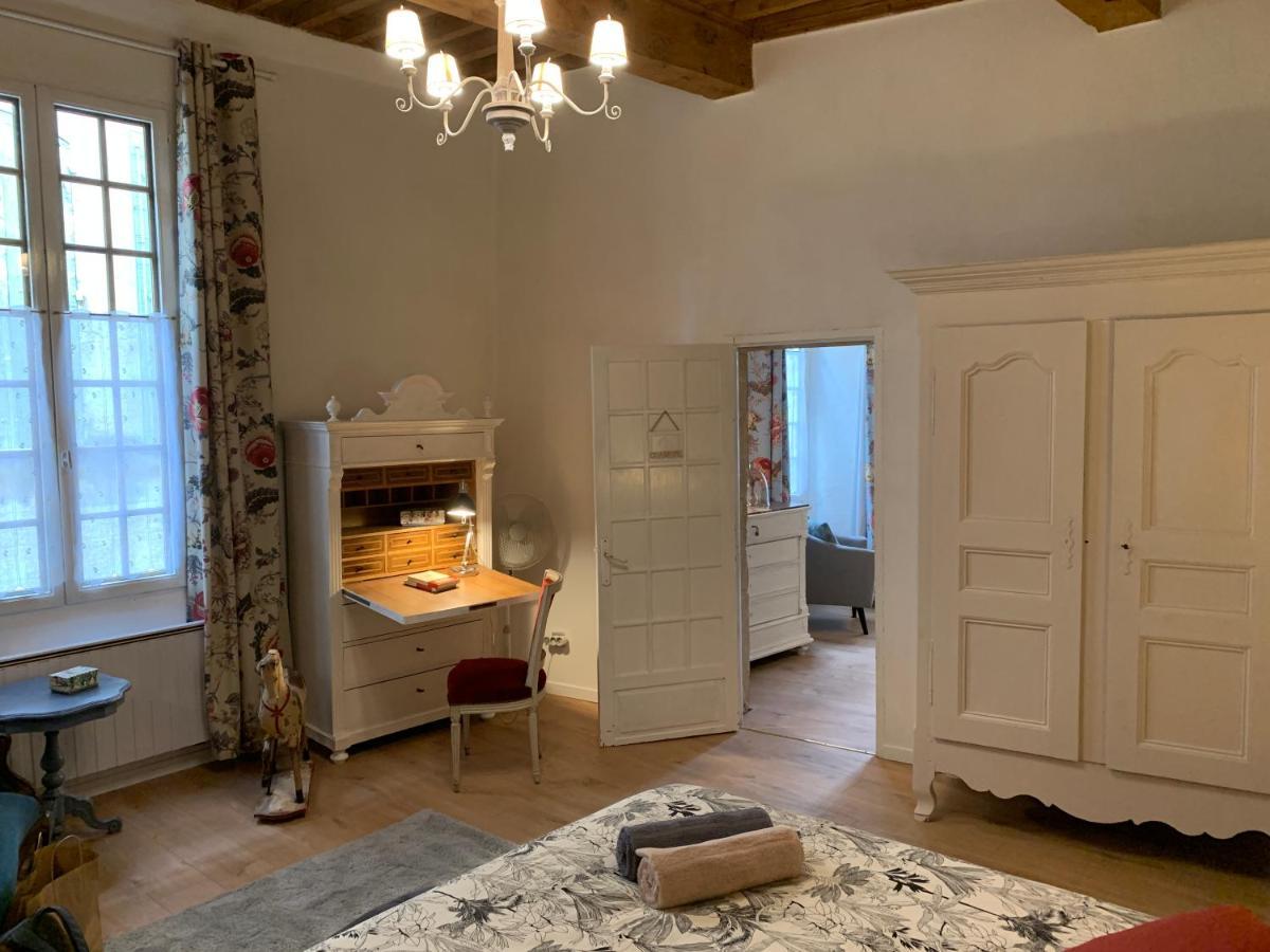Appartement De Charme Dans Le Coeur Historique D'Uzes Exterior photo